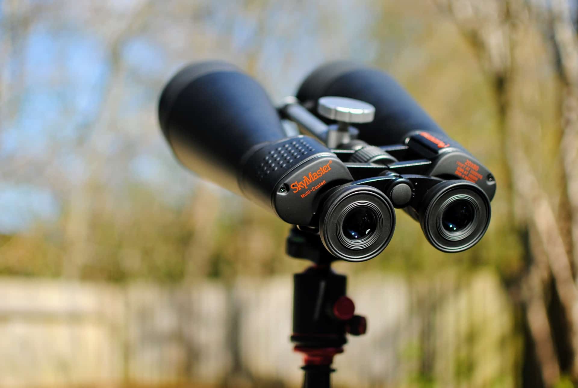 Binoculars tilt-shifted on a tripod